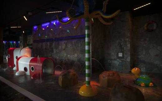 Семейные горки аквапарка Мореон